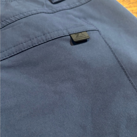 ZEROXPOSUR Men's Lightweight Navy Stretch Travel Friendly Shorts  Size: 34. - Picture 7 of 9